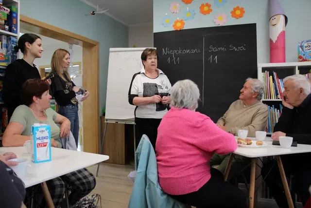 Literackie kalambury dla Seniorów z okazji Tygodnia Bibliotek.